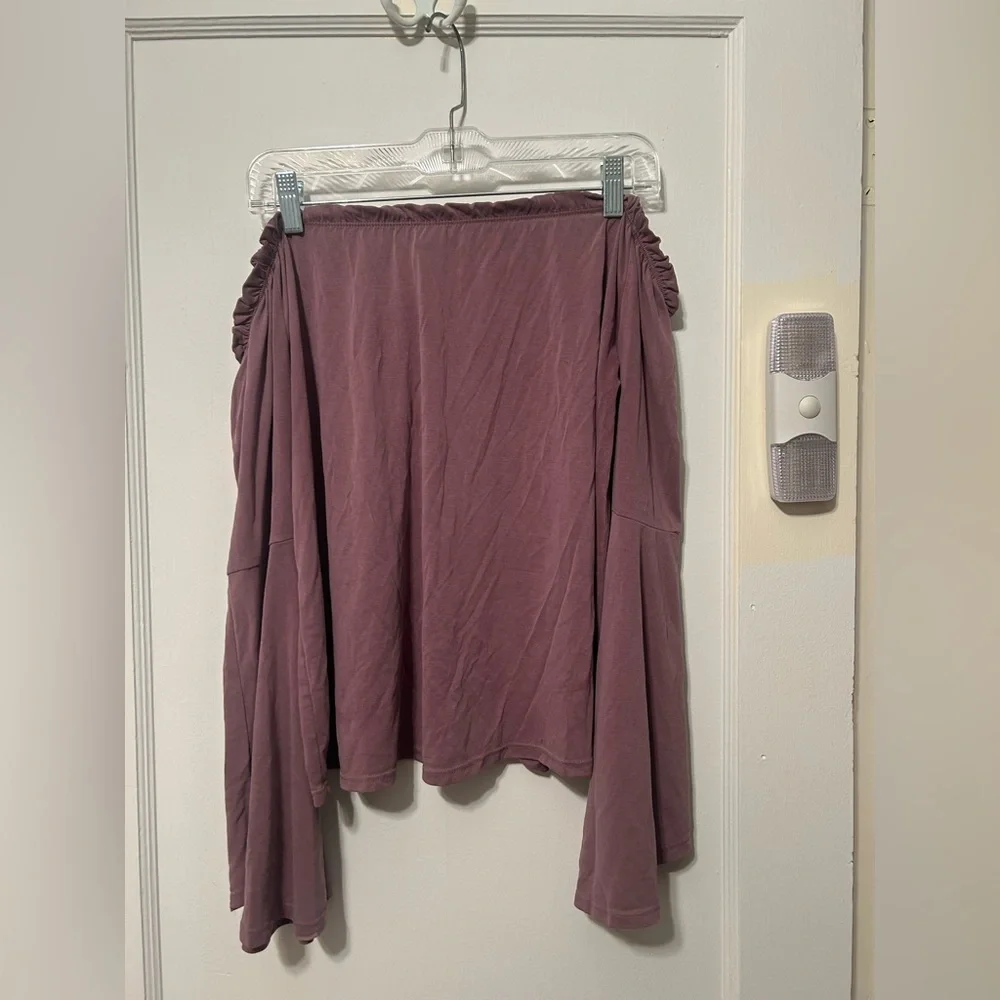 Off the Shoulder Bell Sleeve Top - Picture 2 of 3